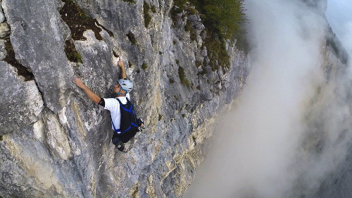 18 frame2 Solo BASE From Climbing to Jumping web